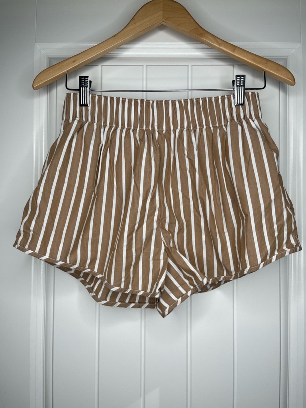 Entireworld Striped Mini Shorts Type D Version 1 Beige Brown White Seersucker